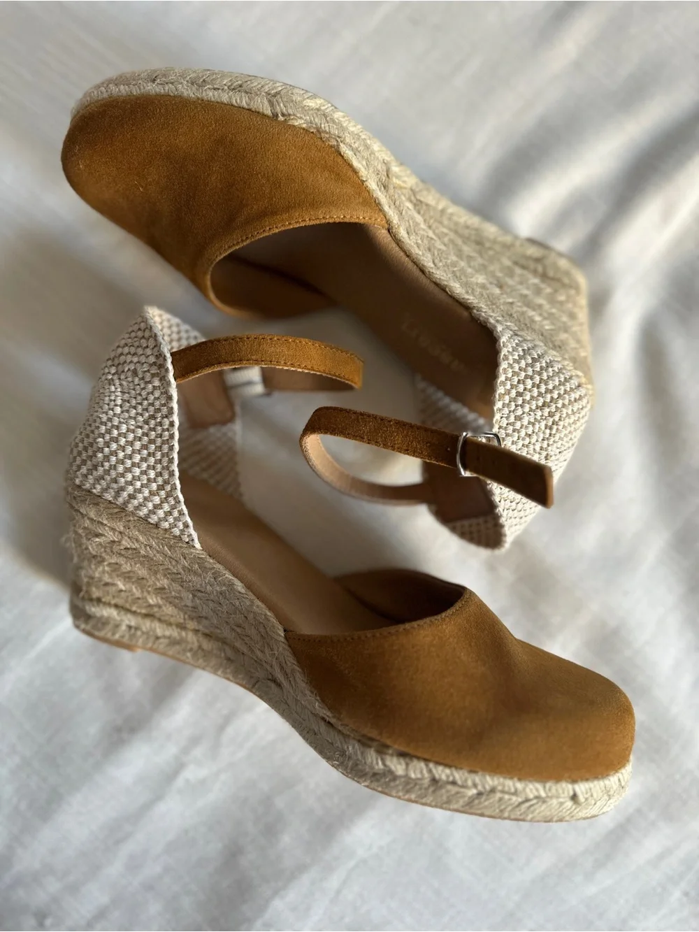 Paseart anthropologie suede